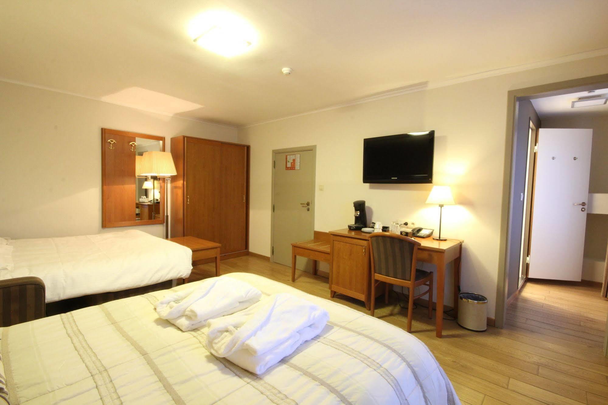 רדו Hotel Le Fournil מראה חיצוני תמונה